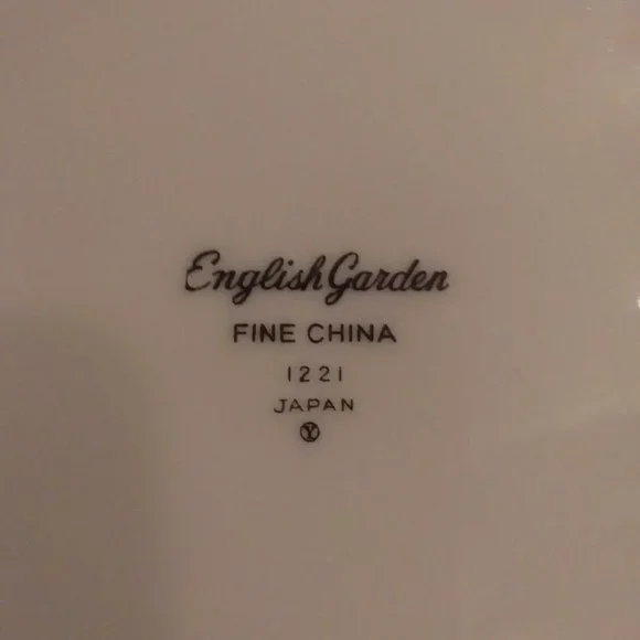 English Garden fine china 9" dinner plate - Picture 2 of 2